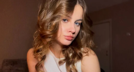 mysticcherryx: Just me, Emma ( фото)