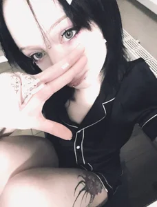 KarinaAeris Public Pic 2