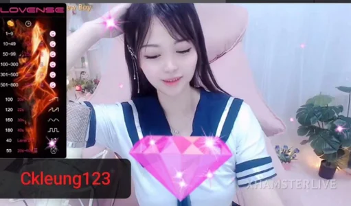 Hot-Coco 当然要拍照留念啊，我又不是一直都那么可爱 Pic