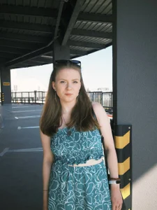 foxy_tease_ Walking in the sunny park🌈 Bilde 2