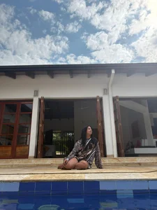 Piscina de Lola_Oberly_xxx  3 Imagens