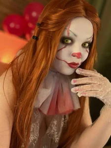 Alice_next_door pennywise صورة واحدة|Alice_next_door pennywise صورتان|Alice_next_door pennywise  4 صور|Alice_next_door pennywise  4 صورة