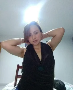 Grettel-ramirez Public Gambar