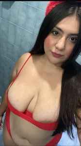 caroline_bigboobs1 Public Poză