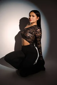 SusiMendez_ Elegant girl Pic 2