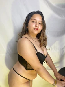 Zafiro_claire Public Pic 2