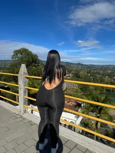 Katty_West ON A WALK Foto 3