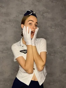 AnnamariaVanlandingham flight attendant Bilde 5