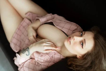 licklissy pink jacket and black underwear Immagine  7