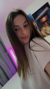 AlaynaDeluxe Public Pic 4