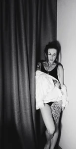 Jackie_Swann black and white Poză 3