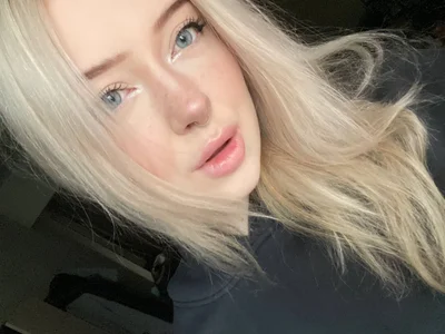 ChristinBland: Public ( 5 фото)