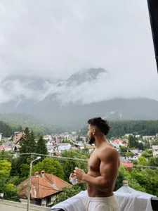 DustinKeent star 🌟  6টি ছবি