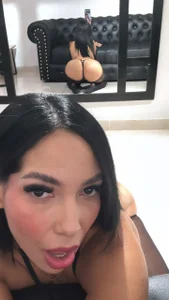 Dakota_diaz_ I made this album thinking about all the love they give me so I wanted to show them all my love. Poză 4