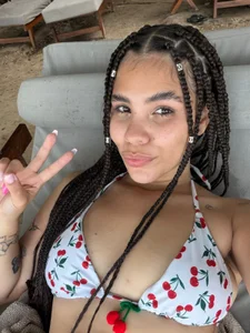 ROXI_MOON1 Public Pic