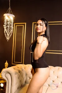 Alice_Roys Glam girl Pic
