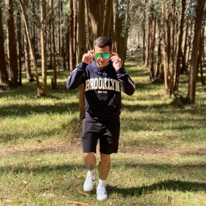 Noha_white have fun and be happy always Bilde