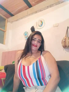 Hugueboobs_chantall_ Public Immagine  3