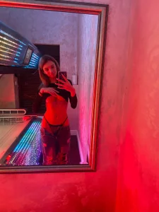 ButterflyLeah kullanıcısının I get tanned, but lacking of vitamin D 💊😏 albümü -  fotoğraf