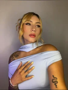 Emily_robertss So sexy Pic 4