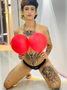 Ethan_lennox My delicious breasts Bilde 2