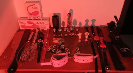 sara_goodgirl13 MY BDSM KIT ! ROPES, PLUG ,PADDLE FOR SPANKS , GAGS , DILDO , COLLAR , LOVENSE, CLAMPS , CANDELS Pic
