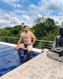 jonasbeards Day of sun, tan and pool ☀⚡⛱ Hình 6