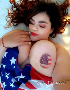 Sara_Thompsoon JULY 4TH Pic