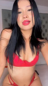 britanny_hamilton Red lingeniere makes me look good, no?❤️ Pic 2