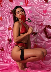 arl_chloee Valentine's Day between sighs and glances 💗 Immagine  3