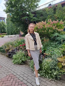 Walking outside 🎀 de Dina_Tease Foto 2