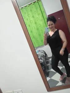 Aliciia_cute1 A little hot and playful dressed in black my hot man Immagine  2