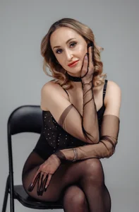 Emely_Moon Me, Unfiltered صورة واحدة|Emely_Moon Me, Unfiltered صورتان|Emely_Moon Me, Unfiltered  2 صور|Emely_Moon Me, Unfiltered  2 صورة