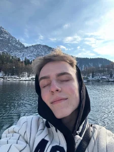 Mark_Ivory Public  4টি ছবি