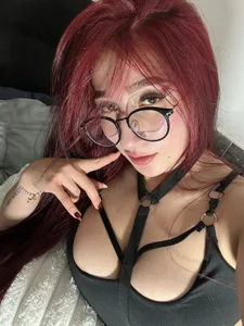 ME 🔥 de Mia-Hornny  8 Imagens