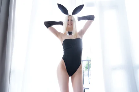 LessyLuiz This bunny wants you😉 Hình
