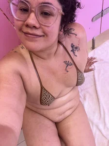 Randomly de VanesssaMilf_  4 photos