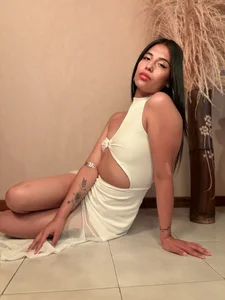 Sub_Scarlett “The goddess of desire… ready to conquer you” 💫💄 Pic 3