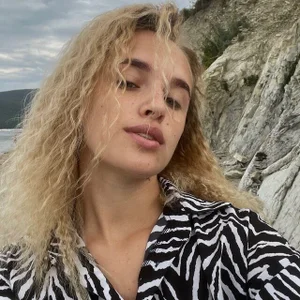 ElisabetLorney Public Pic 5