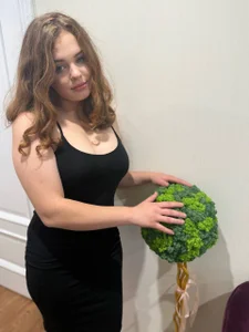 SnowWhiti Public Pic 3