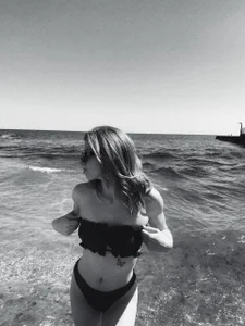 TayloryStar In the embrace of water and sun💦 Billede 5
