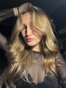 ElidiaPetit kullanıcısının I'm streaming now💘 albümü -  5 fotoğraf