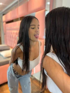 Carolina_NovoaL 💕 Hoy quiero que tus ojos recorran cada detalle… 😏 Immagine  5