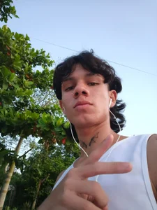 andy_dan18 Public টি ছবি