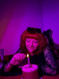 Sarah-Stoner My bday cake for u😛🎂 Hình 9