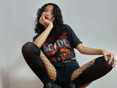 MirandaLawrens_: Public ( 8 фото)