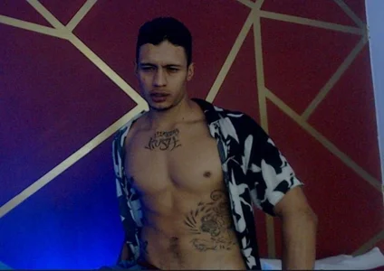 RYAN333 de Ryan_coopper  2 Imagens