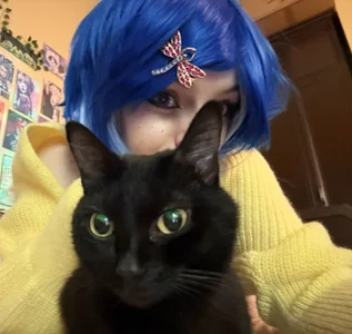MeviCoral Photo with a cat❤️ Pic 5