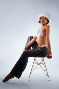 HOT BRUNETTE 🔥 de Aprillbrunette  7 photos