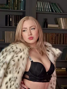 Jenny_luve Champagne & Bad Ideas 🥂 Pic 5